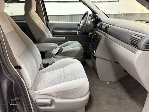 Used 2005 Ford Freestar SE FWD image 19