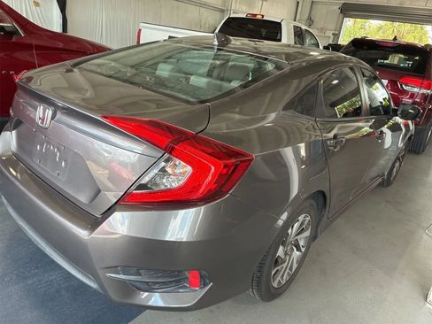 Used 2017 Honda Civic EX image 3