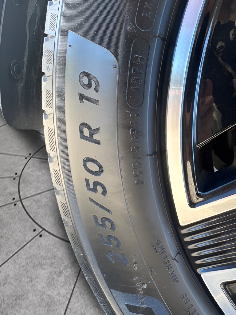 Used 2024 Mercedes-Benz GLC 300 4MATIC image 34