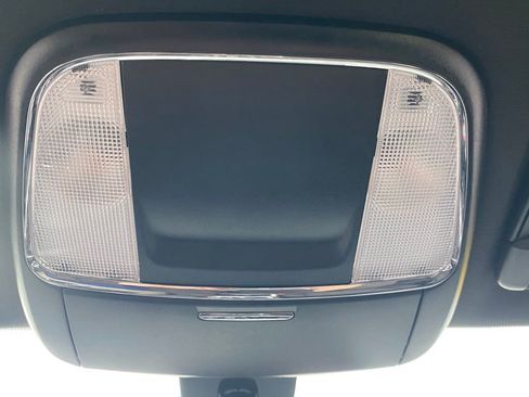 Used 2023 Dodge Charger SXT image 23