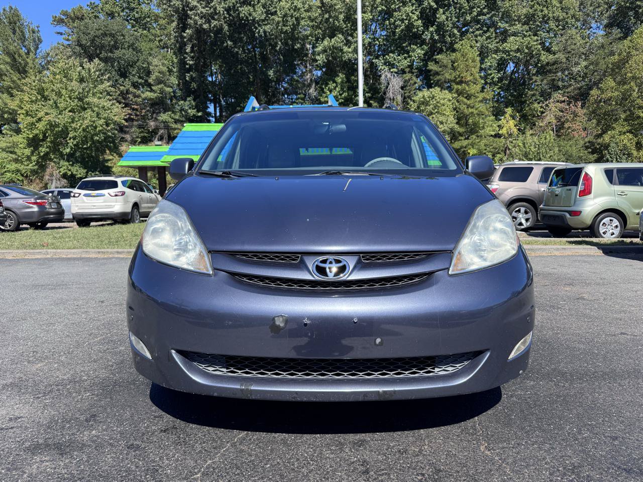 Used 2009 Toyota Sienna XLE Limited FWD image 2