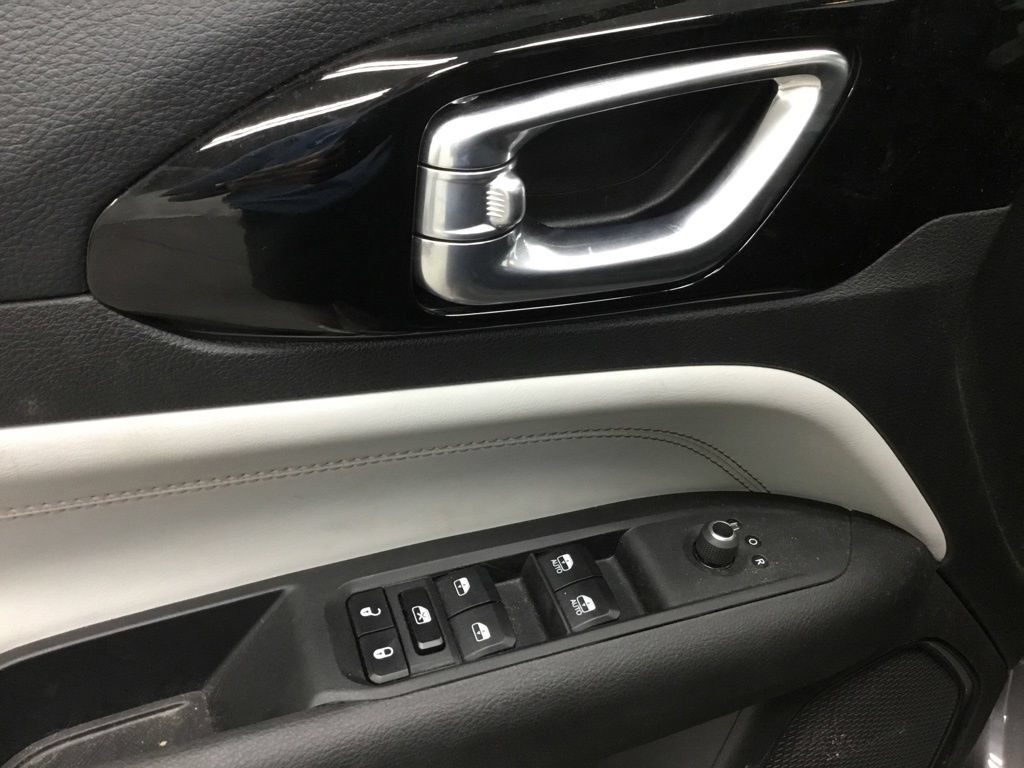 Used 2024 Jeep Compass Limited AWD/4WD image 8