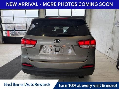 Used 2018 Kia Sorento LX image 6