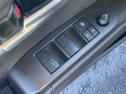 Used 2024 Toyota Camry SE image 15