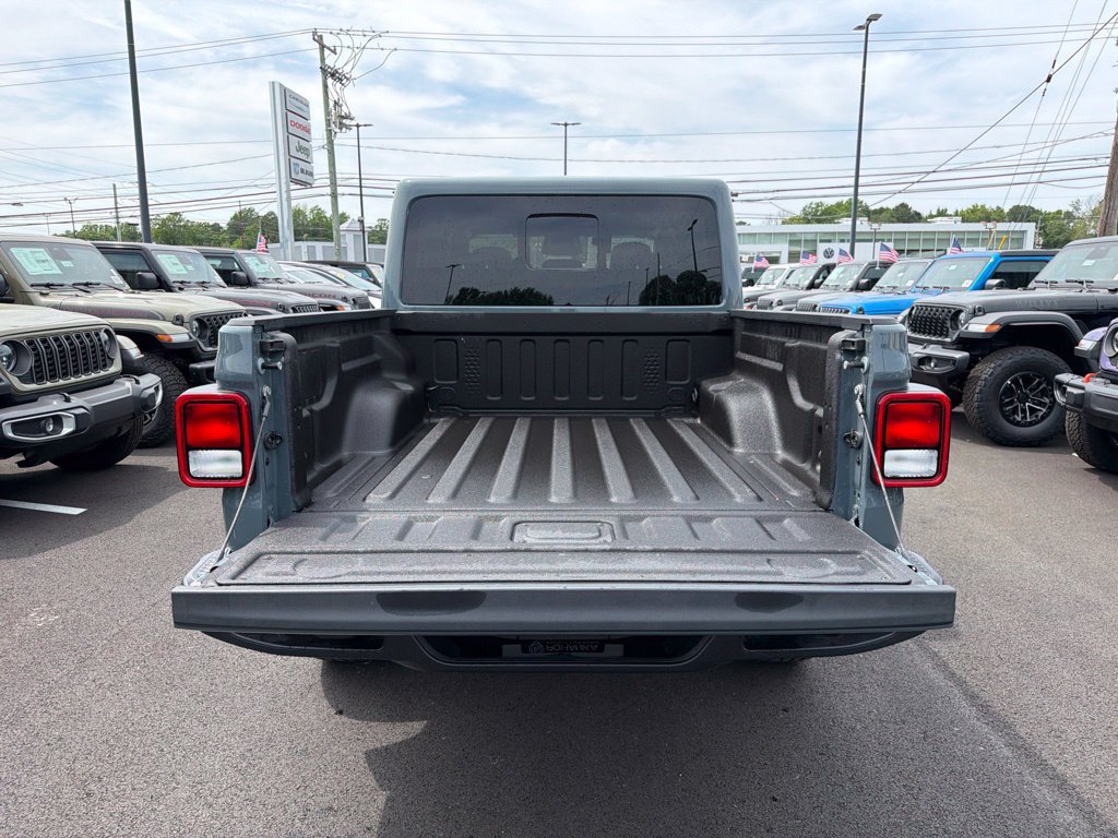 New 2026 Jeep Gladiator Sport AWD/4WD image 8
