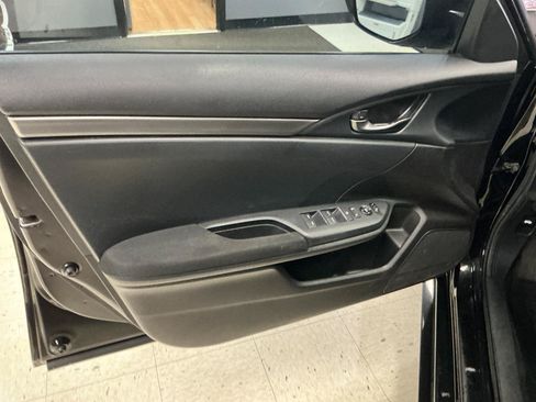 Used 2018 Honda Civic Sport image 11