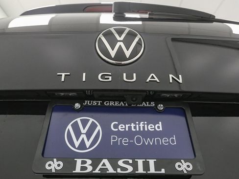 Certified 2023 Volkswagen Tiguan SE image 14