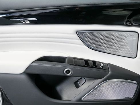 Used 2023 Maserati Grecale Modena image 9