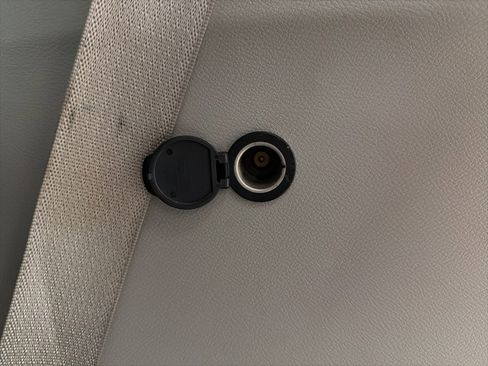 Used 2020 Chrysler Pacifica Touring-L image 10