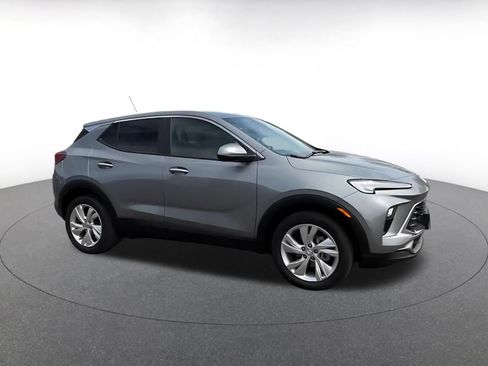Used 2025 Buick Encore GX Preferred FWD image 2