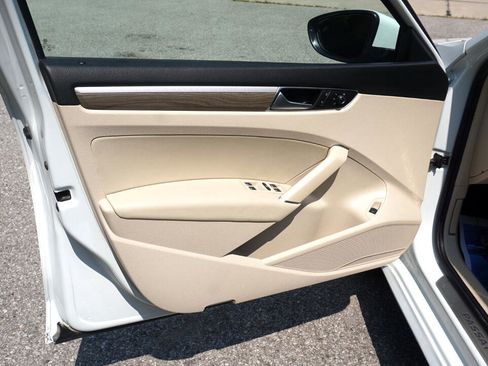 Used 2016 Volkswagen Passat 1.8T SE image 25