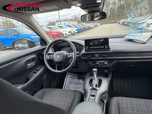 Used 2025 Honda HR-V LX image 17