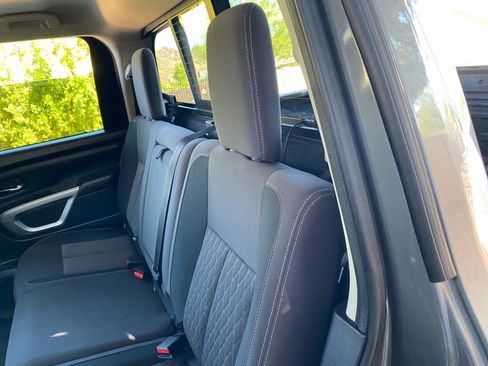 Used 2021 Nissan Titan SV w/ SV Convenience Package RWD image 30