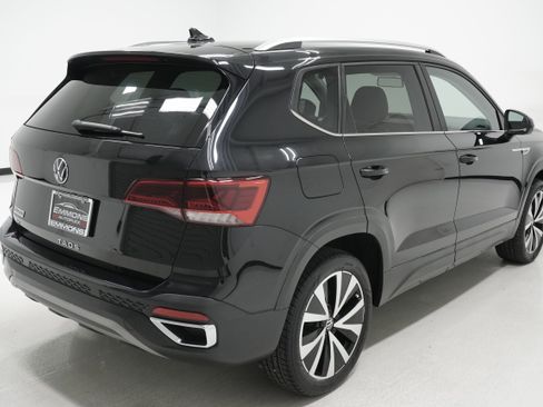 Used 2022 Volkswagen Taos SE image 4