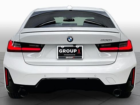 Used 2025 BMW 330i Sedan w/ M Sport Package RWD image 5