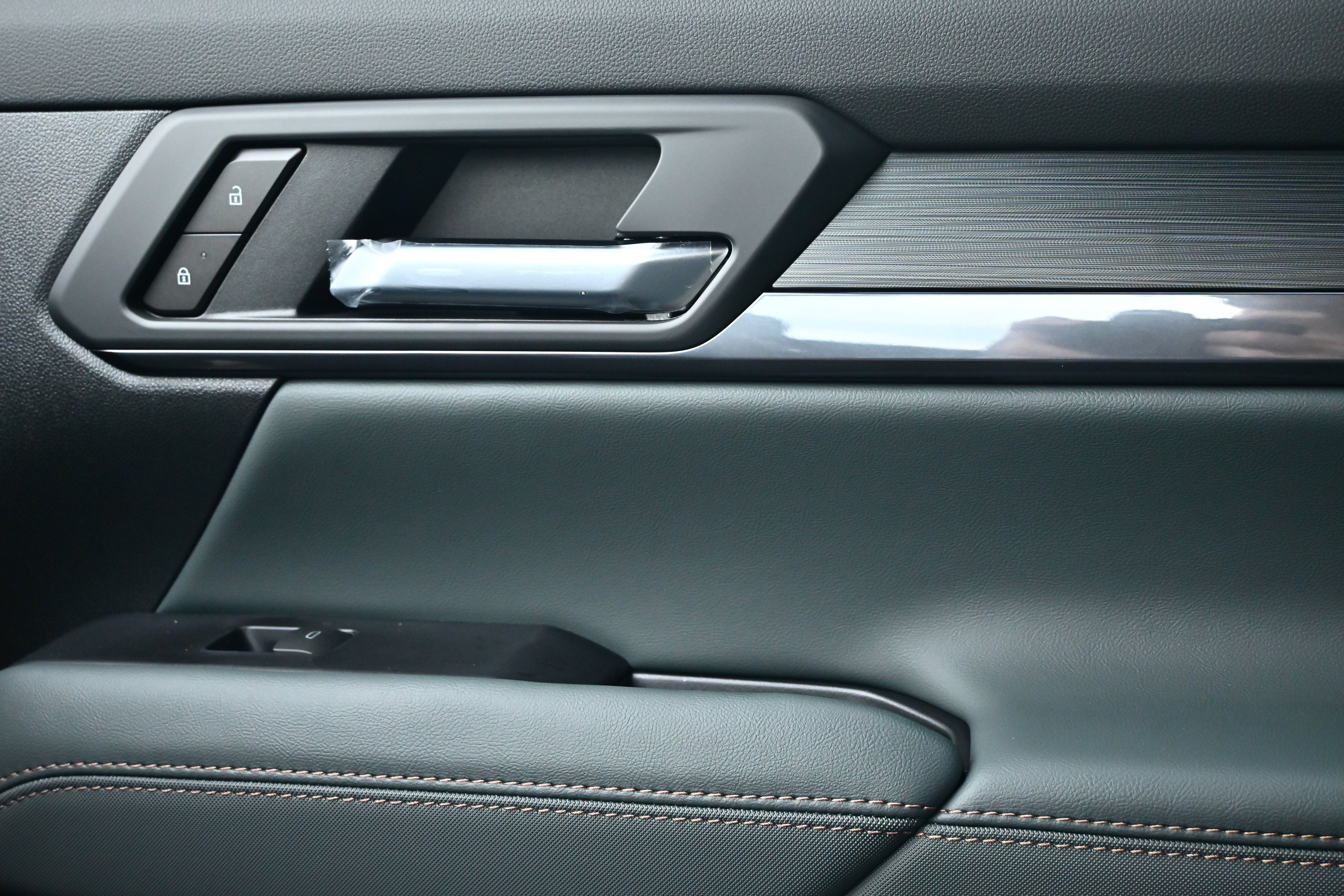 New 2027 GMC Terrain AT4 w/ Technology Package II AWD/4WD image 30