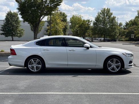 Used 2017 Volvo S90 T5 Momentum w/ Convenience Package FWD image 8