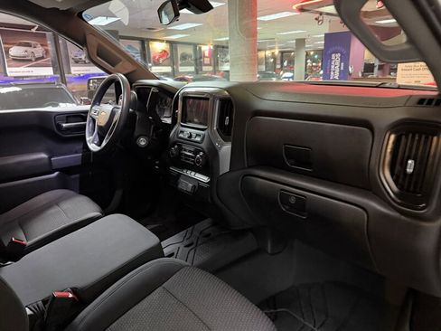 Used 2019 Chevrolet Silverado 1500 Custom w/ Custom Value Package image 25