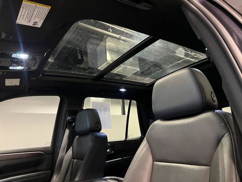 Used 2022 Chevrolet Tahoe Z71 w/ Luxury Package AWD/4WD image 23