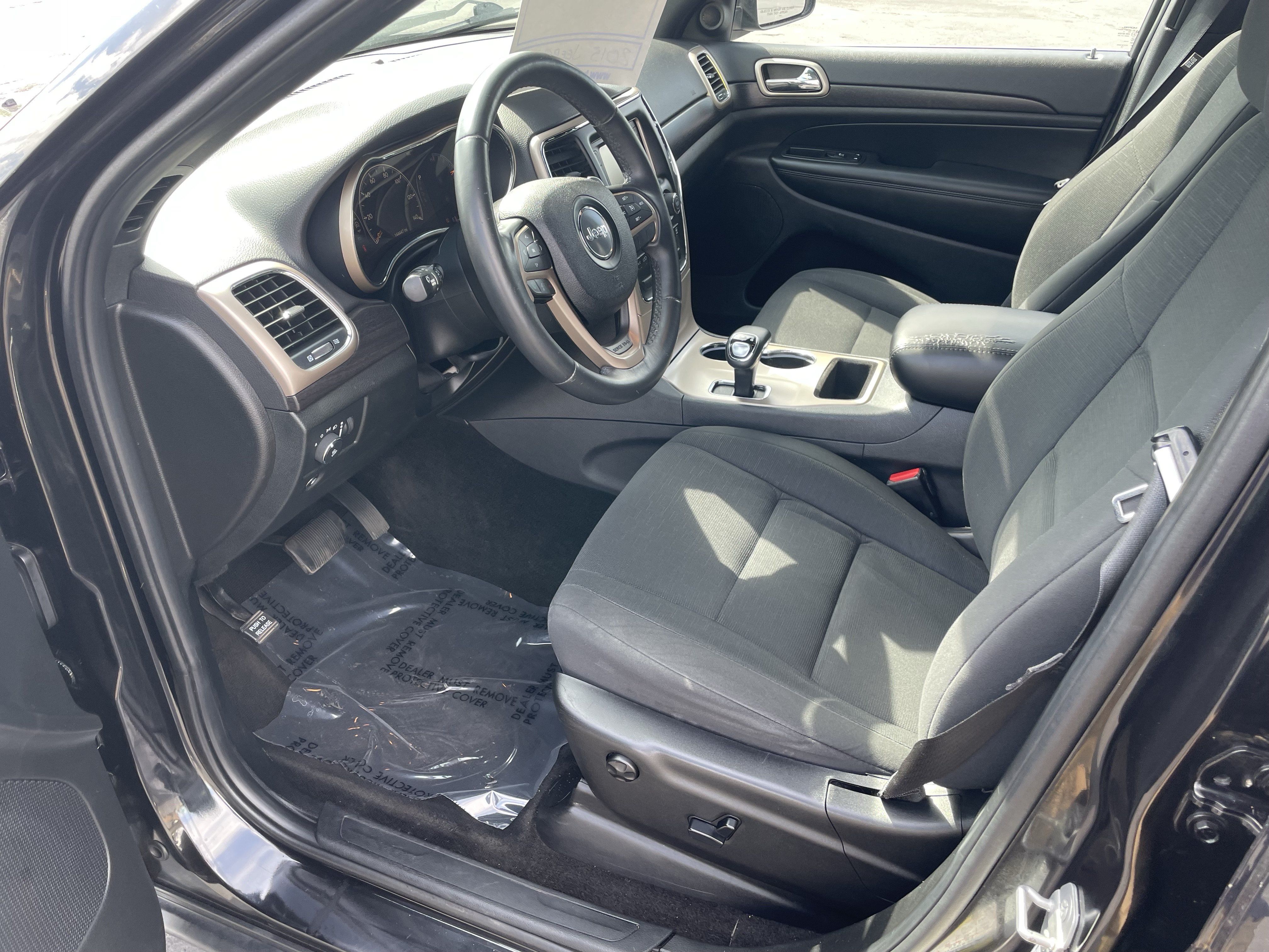Used 2015 Jeep Grand Cherokee Laredo w/ Quick Order Package 23E AWD/4WD image 12