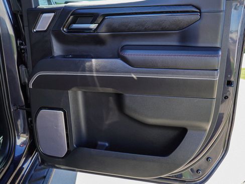 Used 2022 GMC Sierra 1500 AT4X AWD/4WD image 32