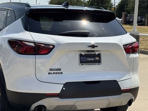 Used 2022 Chevrolet Blazer LT w/ Sound & Technology Package FWD image 8