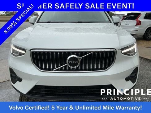 Certified 2023 Volvo XC40 B4 Plus FWD image 3