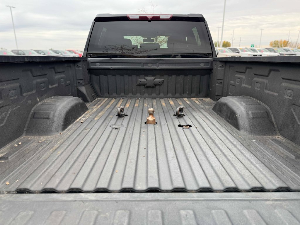 Used 2022 Chevrolet Silverado 3500 LTZ w/ Gooseneck/5TH Wheel Package AWD/4WD image 16