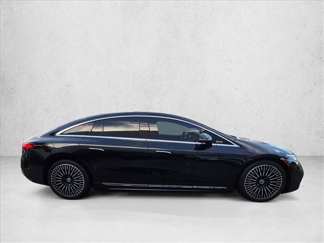 Used 2022 Mercedes-Benz EQS 580 4MATIC Sedan image 4
