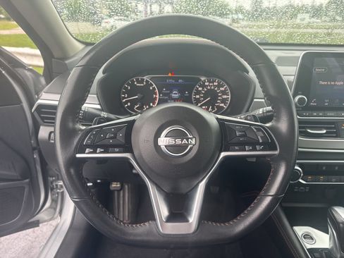 Used 2024 Nissan Altima 2.5 SR FWD image 19