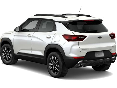 New 2026 Chevrolet TrailBlazer ACTIV FWD image 2