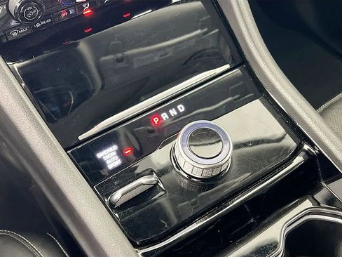 Used 2022 Jeep Grand Cherokee Limited w/ Luxury Tech Group II image 17