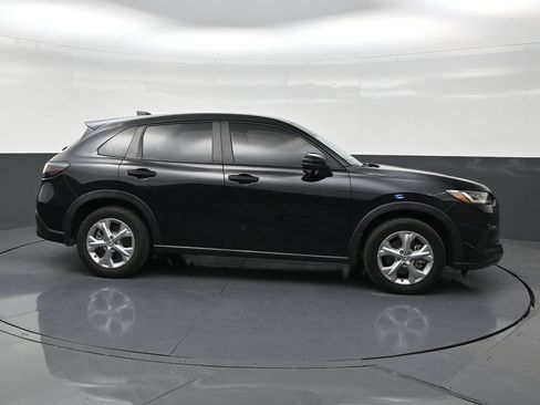 Used 2025 Honda HR-V LX image 6