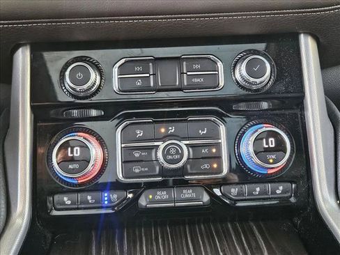 Used 2021 GMC Yukon Denali w/ Denali Ultimate Package AWD/4WD image 14