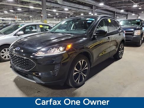 Used 2022 Ford Escape SE w/ SE Sport Appearance Package image 2