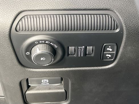 Used 2022 Jeep Wagoneer Series II image 10