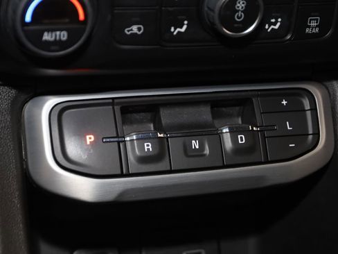 Used 2023 GMC Acadia SLT w/ Elevation Edition image 29
