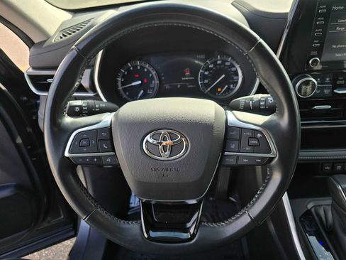 Certified 2020 Toyota Highlander XLE image 24