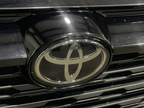 Used 2025 Toyota RAV4 XLE image 6
