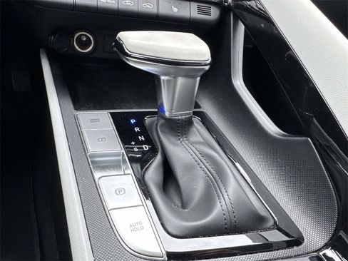 Used 2023 Hyundai Elantra Limited w/ Cargo Package image 24