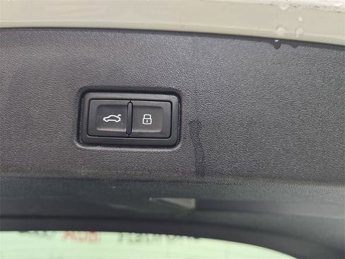 Certified 2024 Audi Q4 e-tron Prestige image 16