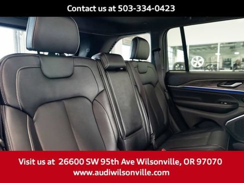 Used 2023 Jeep Grand Cherokee Overland AWD/4WD image 34