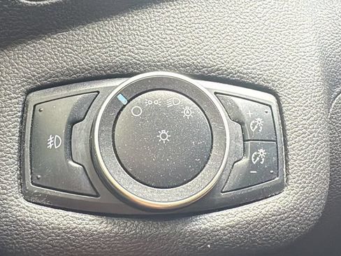 Used 2016 Ford C-MAX Energi SEL w/ Equipment Group 302A FWD image 18