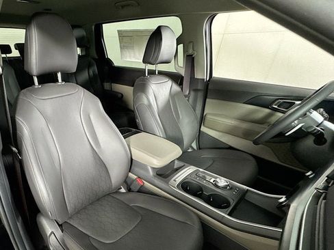 New 2026 Kia Carnival LXS FWD image 31