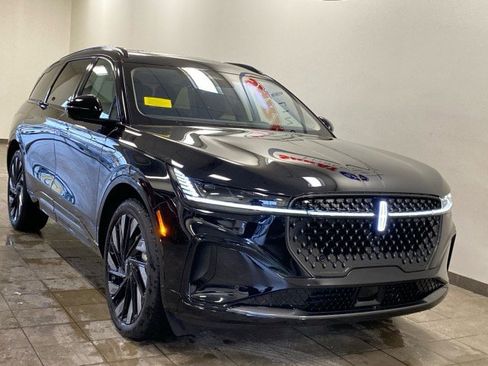 New 2026 Lincoln Nautilus Reserve w/ Jet Appearance Package image 2