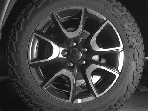 Used 2025 Jeep Compass Trailhawk AWD/4WD image 14