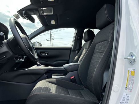 Used 2025 Honda HR-V Sport image 11