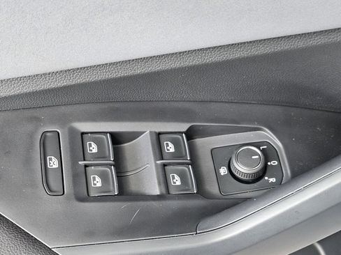 New 2025 Volkswagen Jetta SE image 18