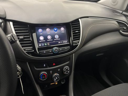 Used 2022 Chevrolet Trax LS w/ Tint and Cruise Package AWD/4WD image 12