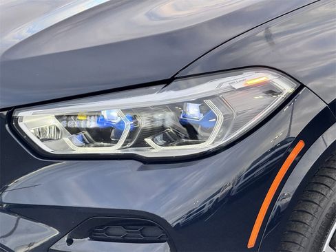 Used 2022 BMW X5 sDrive40i w/ M Sport Package image 10